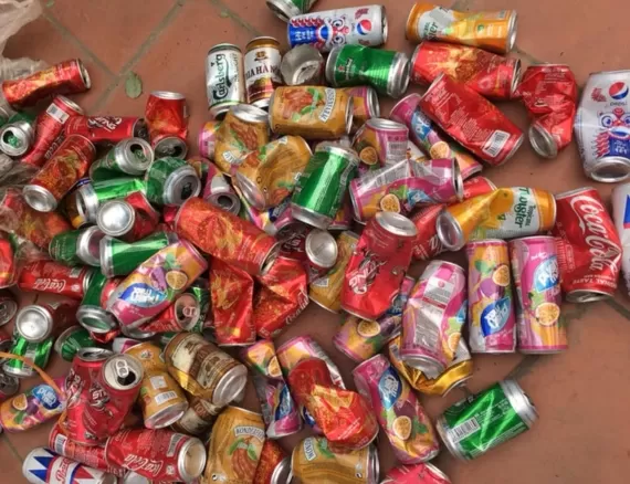 Thu mua vỏ lon nước ngọt