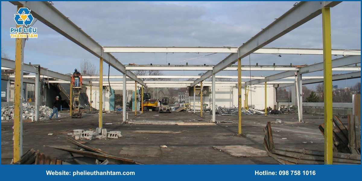 Một số lợi ích mang lại của thu mua phế liệu xác nhà xưởng