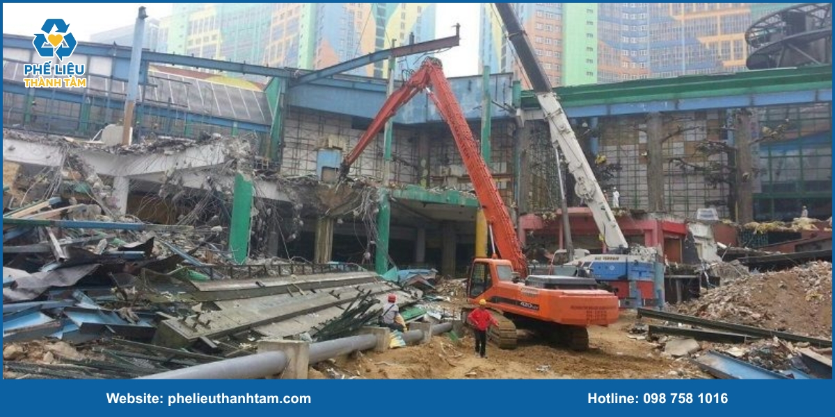 Phân loại phế liệu xác nhà xưởng thu mua